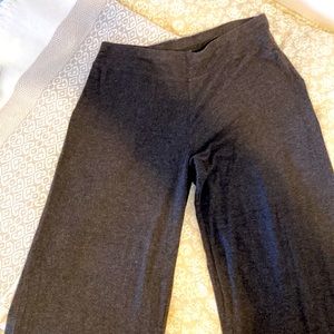 Comfy Eileen Fisher Brown/gray pants. Wide leg. Cropped.